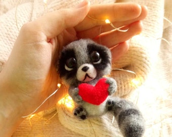 Raccoon keychain for girl, Cute felted raccoon valentine as a perfect romantic gift or her