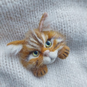 Ginger cat brooch for girl, Orange cat portrait pin, Cat jewelry for her