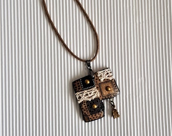 DENTELLE and pearl pendant, original, unique and ultra light