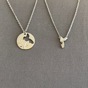 Mother and Daughters Necklace Set, Includes 1 Round Pendant Necklace for Mom and 1, 2, 3, 4, or 5 Small Bird Necklaces for Daughters, Gift