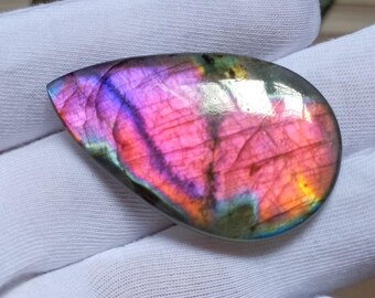 Cabochon unique en forme de poire de labradorite rose : Pierre précieuse de feu rose (52,90 carats)
