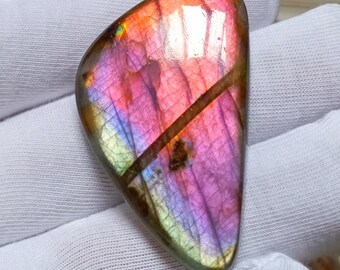 Labradorite Spectrolite AAA++ Cabochon de forme fantaisie : Pierre précieuse de feu violet (60 carats)