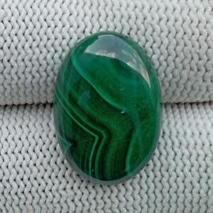 Oval Green Malachite Cabochon: Handmade Gemstone (18.60 Carats)