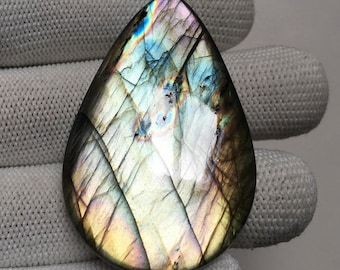 Cabochon de labradorite de feu arc-en-ciel : pierre précieuse non sertie en forme de poire, 112,85 carats