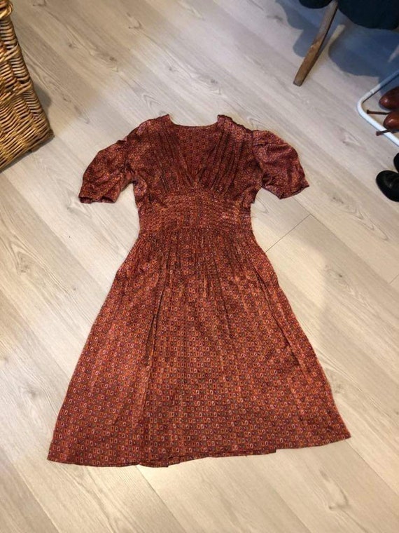 Dress from the 1940s - 1940s dress - WW2 fashion -
