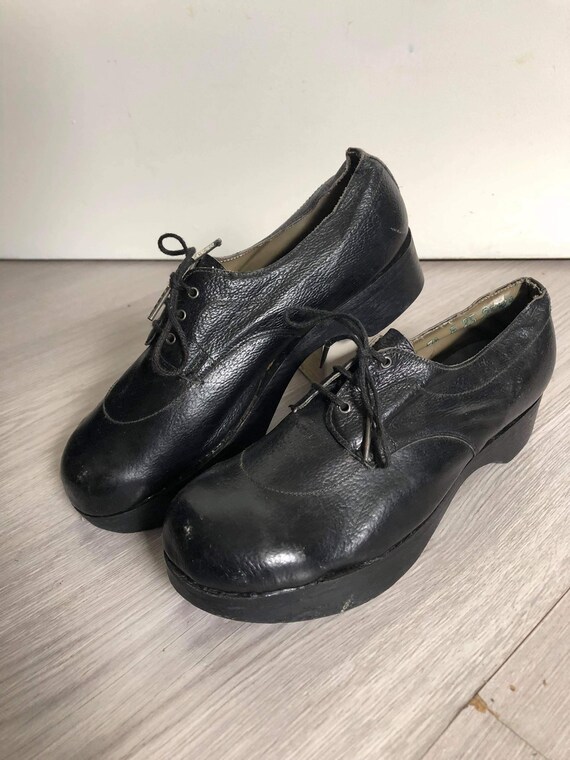 Shoes from the 1940s - restricted shoes - WW2 shoe