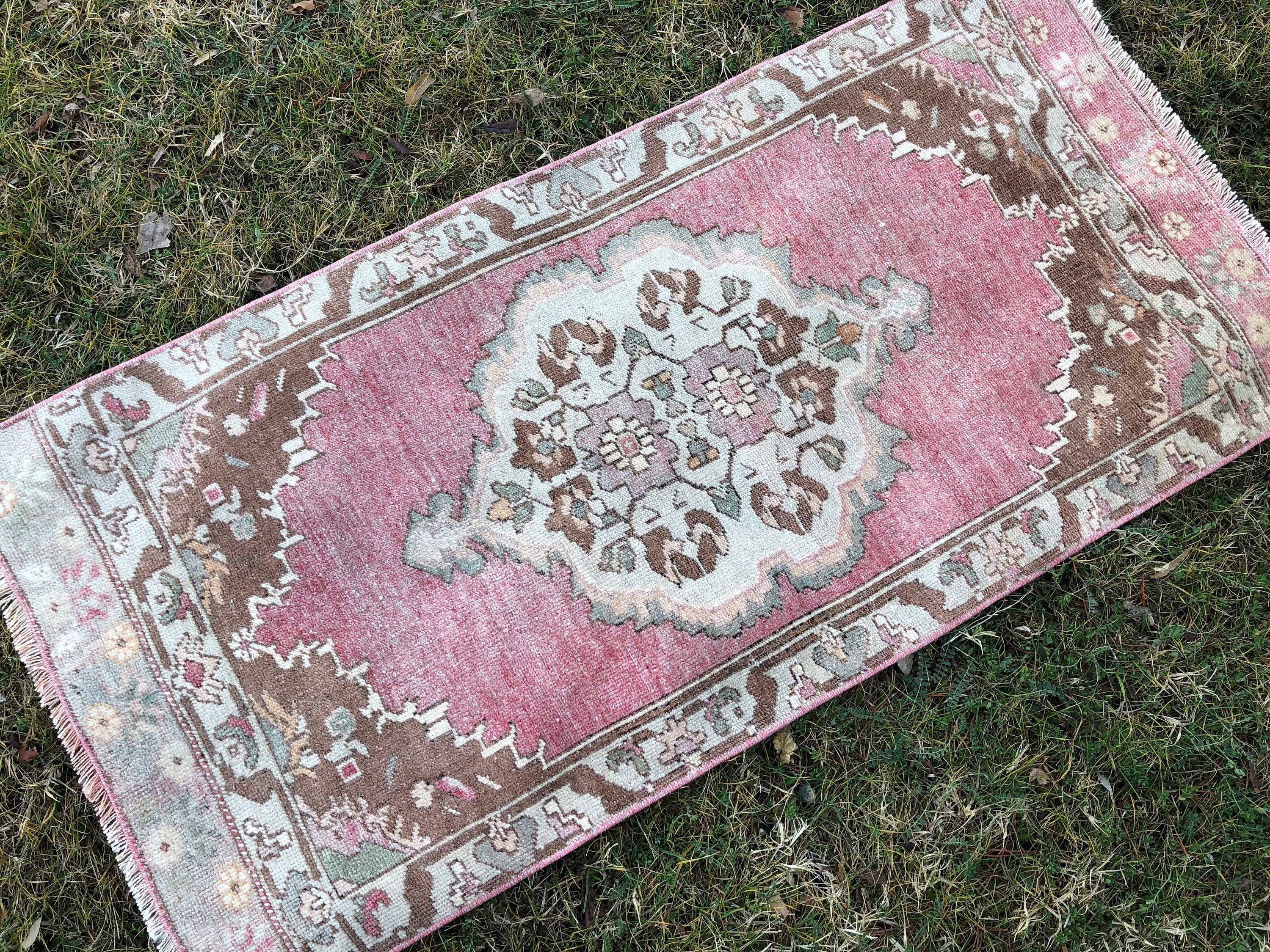 Pale Pink Modern Oushak Rug, Shades of Light Pink Vintage Turkish Past –  Fame