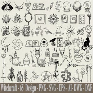 Może przedstawiać: Kolekcja 65 czarno-białych wzorów o tematyce czarownictwa. Ilustracje obejmują kryształy, książki, świece i czarnego kota. Tekst na dole brzmi "Witchcraft - 65 Design - PNG - SVG - EPS - AI - DWG - DXF."