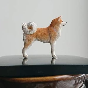 秋田犬リアルブローチ/ペンダント/ショークリップ（犬ギフトショードッグ小さなライオンデザイン）/