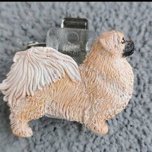 チベタンスパニエルのリアルなブローチ/ペンダント/ショークリップ（犬用ギフト ショードッグ 小さなライオンデザイン）/