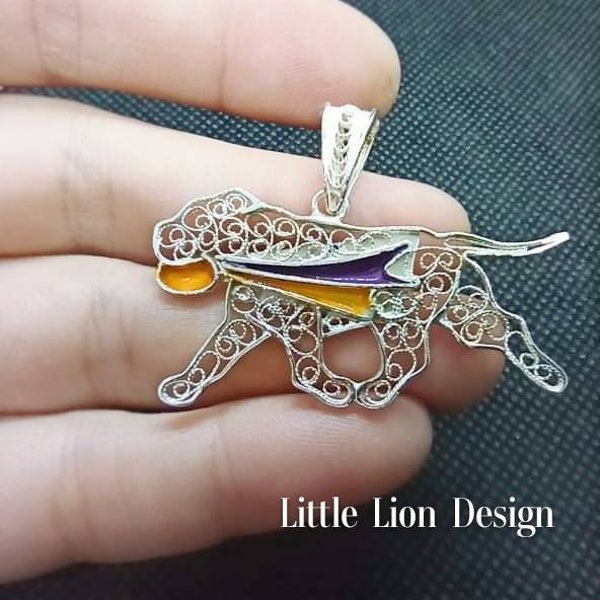 Troting argent sterling staffordshire bullterrier broche (/filigrane chien bis cadeau en cours d’exécution pin émail pendentif collier)/