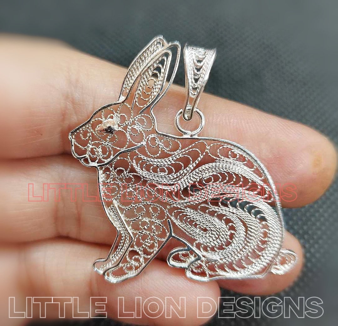ネイティブアメリカンSterlingSilverブローチ/AM刻印うさぎモチーフ ネイティブアメリカンSterlingSilverブローチ/AM刻印うさぎモチーフ