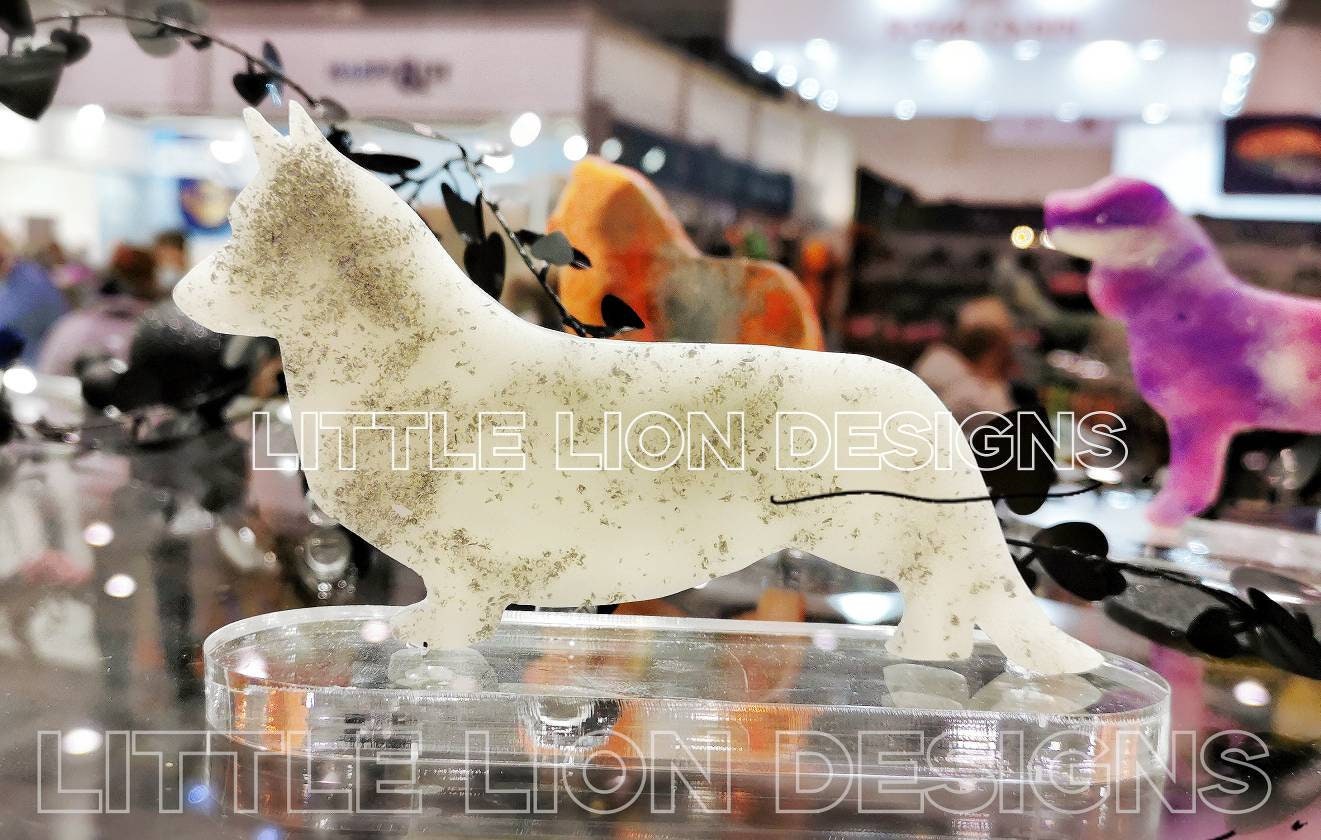 Corgi figurine milky white with glitter handcrafted(home decor gift dog gift show little lion design)/