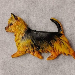 オーストラリアンテリアのリアルなブローチ/ペンダント/ショークリップ（犬用ギフト ショードッグ 小さなライオンデザイン）/