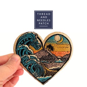 Patch de verão, patch detalhado, patch bordado à máquina. Patch com cenário de praia, patch com ondas de areia do mar. Patch bordado de coração.