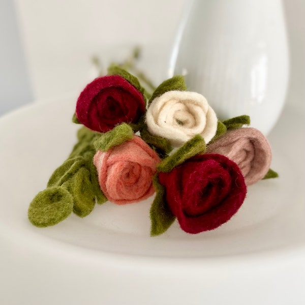 gefilzte rote, weiße, rosa und apricot Rosen aus Filz (je Stück) - Filzrose - Filzblumen - handgemacht