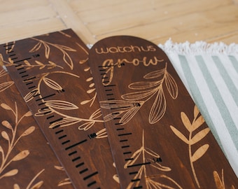 Regla personalizada para el crecimiento floral: Decoración de vivero con temática de bosque