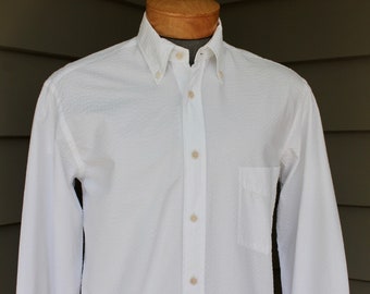newer vintage -Paul & Shark Yachting- Long sleeve, button-down collar shirt. Pure White seersucker - All Cotton. Made in Italy.  Medium