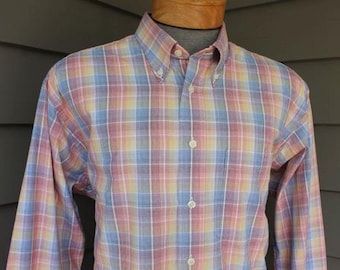 newer -Kenneth Gordon- Men's long sleeve 'sport' shirt. Made by Gitman Bros. Buttondown collar. Line grid plaid - Cotton. Large. Made in USA