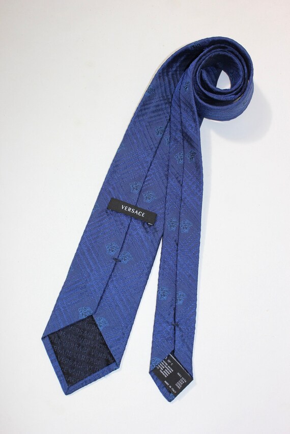 newer vintage -Versace- Men's neck tie. All Silk.… - image 4