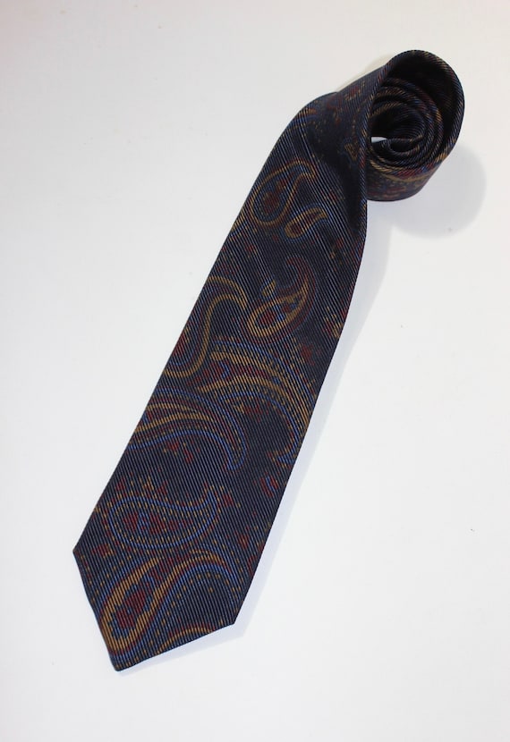 newer -Paul Stuart- Men's neck tie. Woven silk Pai