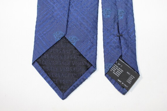 newer vintage -Versace- Men's neck tie. All Silk.… - image 6