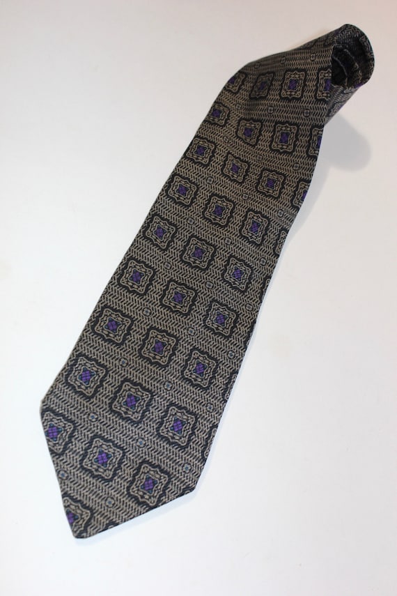 vintage -Giorgio Armani-  Men's neck tie. Medallio