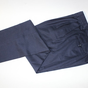 newer -Keithmoor (Coppley)- Men&#39;s pleat front trousers. Navy Blue - 100% Wool - Lightweight flannel. Tapered leg. 33&quot; waist. Made in Canada