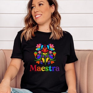 Maestra Shirt, Spanish Teacher, Bilingual Teacher, Teacher Shirt Gift, Teacher Shirt, Maestra Gift, Teacher Appreciation Gift, ESL Teacher