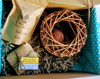 Set de regalo Comedero para pájaros Willow, jabón de miel, té Nottingham Lion