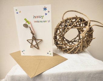 Set de regalo para el 9.º aniversario de Willow Wood, comedero para pájaros hecho a mano y tarjeta con estrella de sauce.
