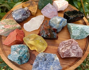 Raw Crystal Starter Kit: 16 Piece Beginner Set, 2 lb Healing Stones