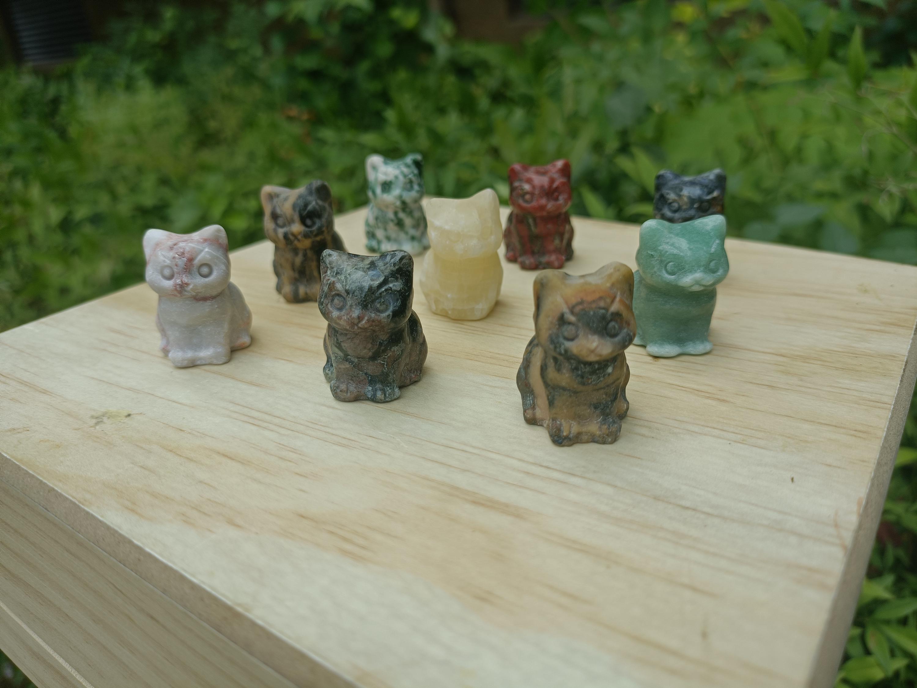 クリスタル製猫の彫刻フィギュア：ラッキーズチョイス（30mm） - Etsy 日本