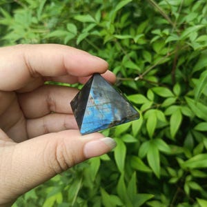 Labradorite Crystal Pyramid 30mm