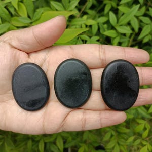 Bian Flat Palm Stone 30-40mm