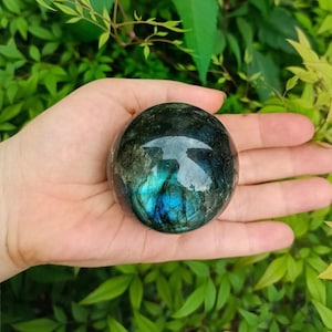 Sphère en labradorite de qualité AAA : pierre précieuse irisée (2 po./50 mm)