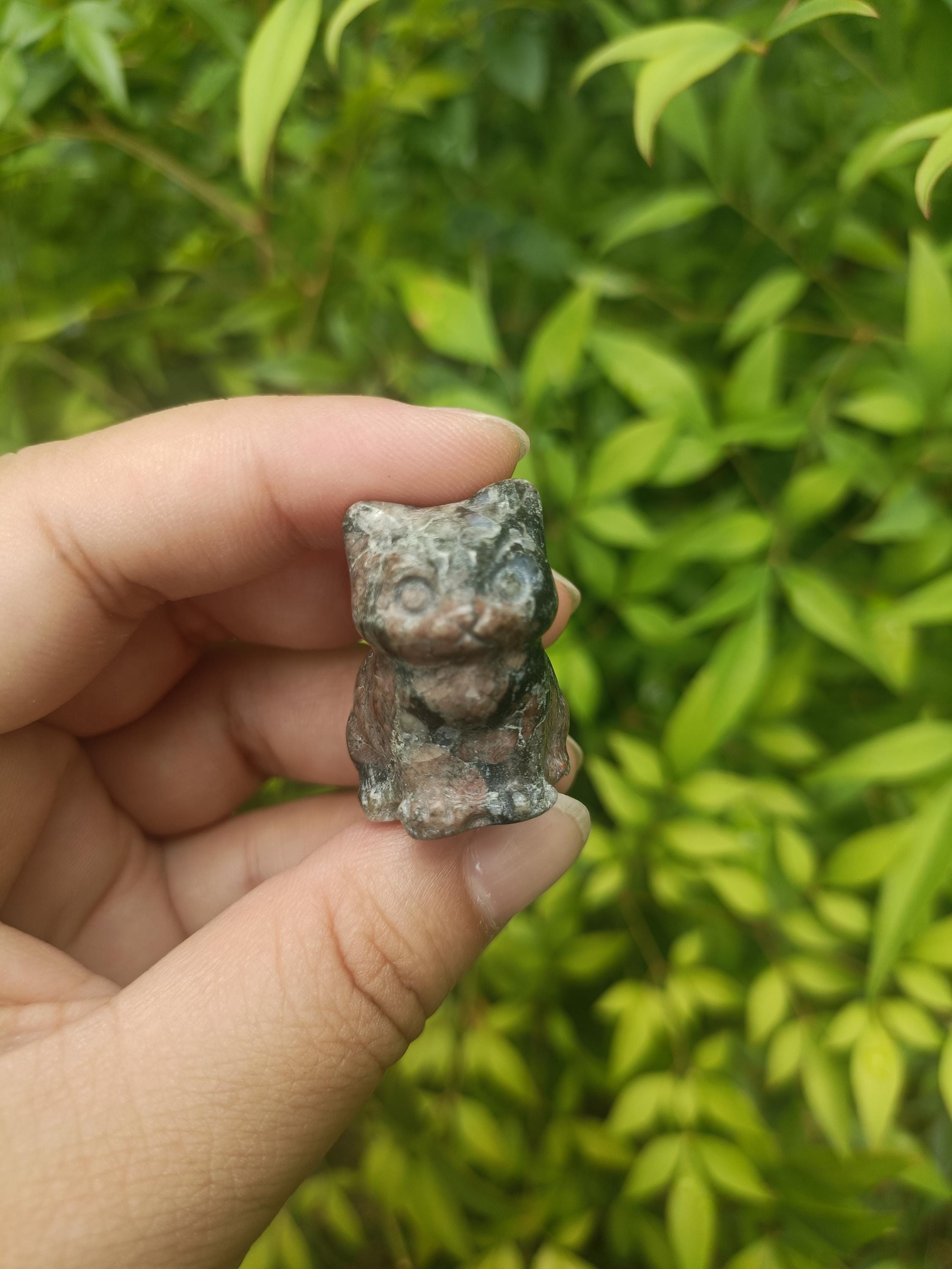 クリスタル製猫の彫刻フィギュア：ラッキーズチョイス（30mm） - Etsy 日本
