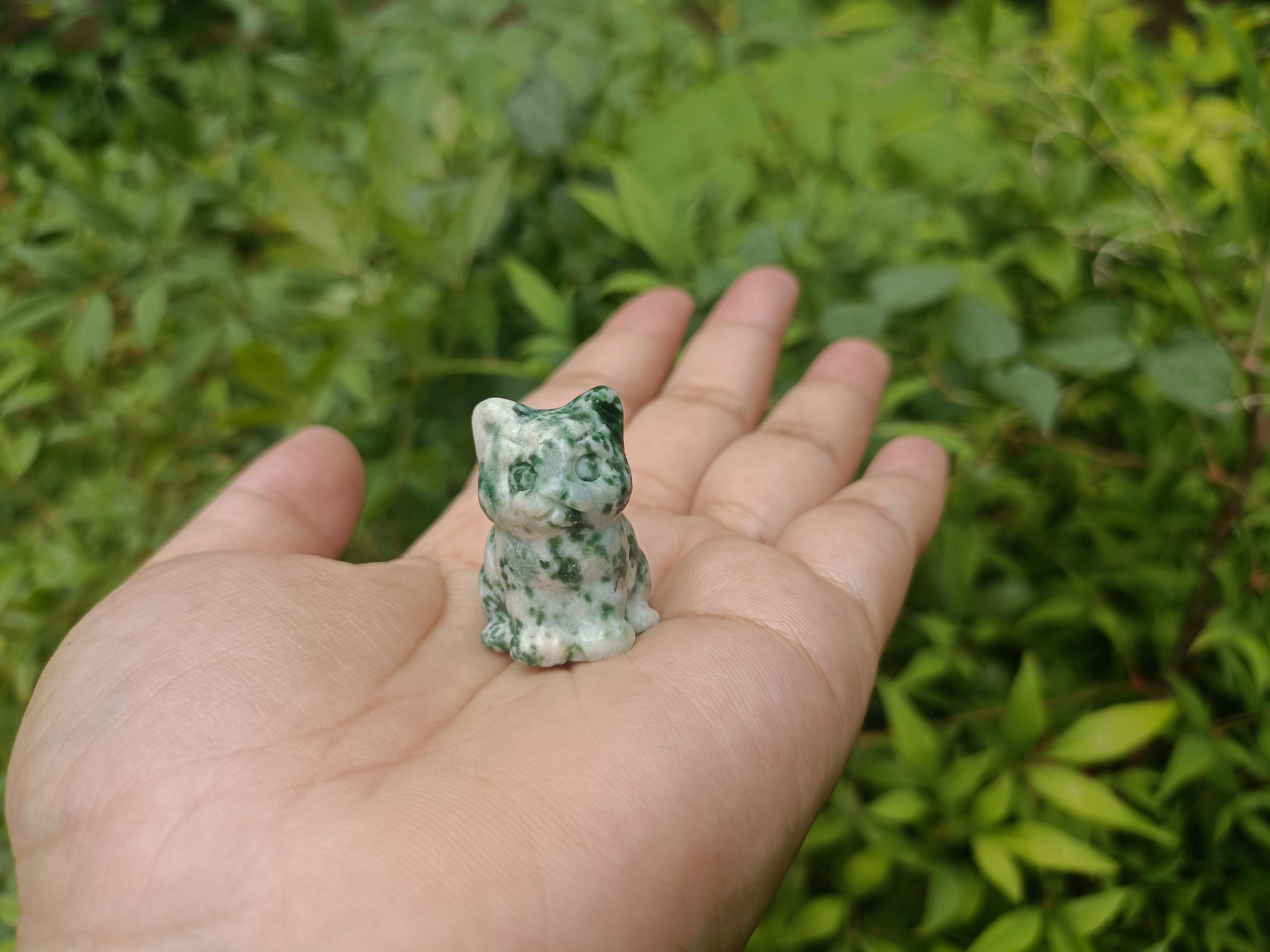 クリスタル製猫の彫刻フィギュア：ラッキーズチョイス（30mm） - Etsy 日本