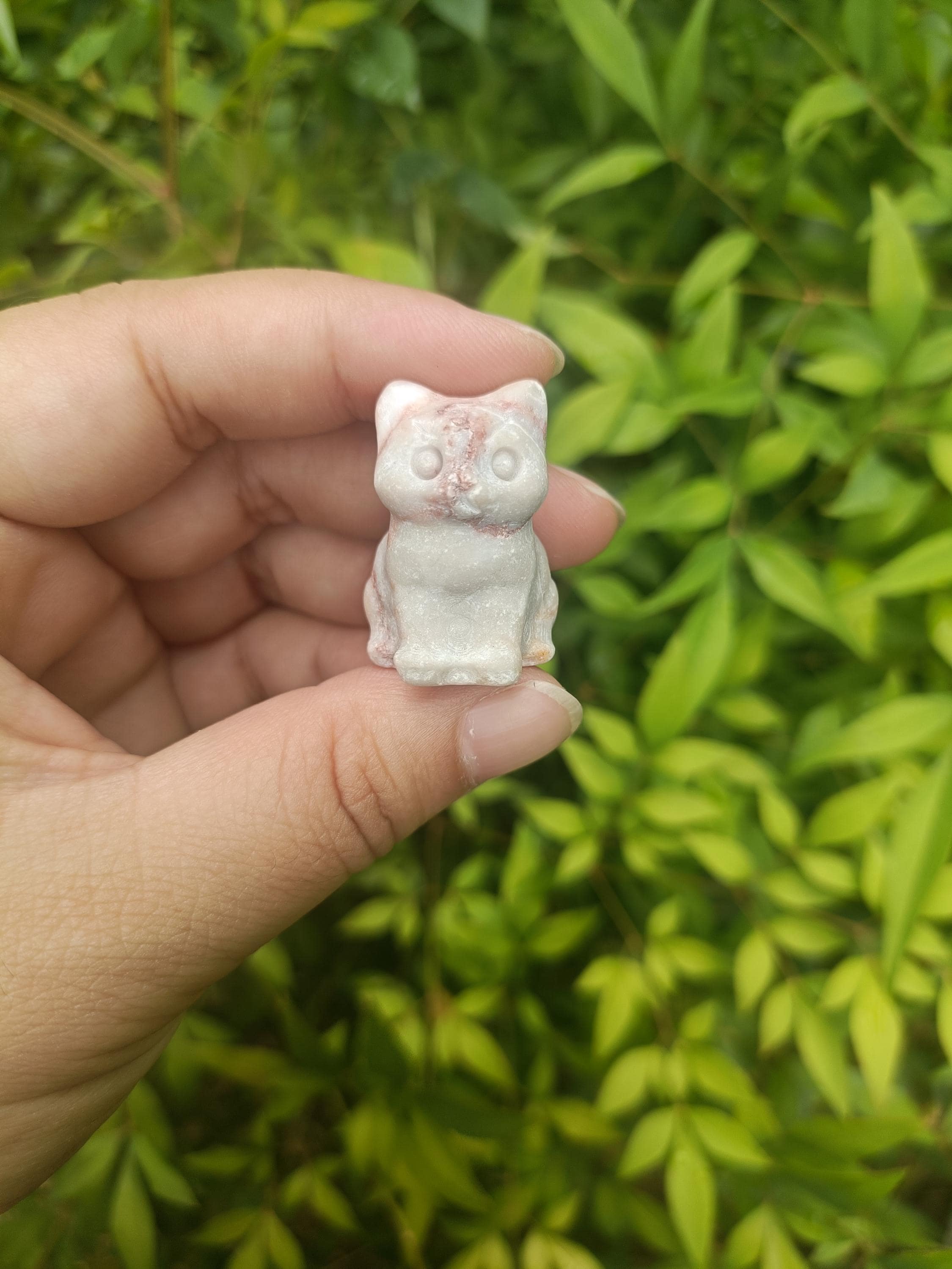 クリスタル製猫の彫刻フィギュア：ラッキーズチョイス（30mm） - Etsy 日本