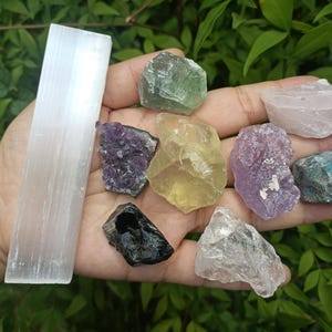 Beginners Crystal Kit 9 pcs in Gift Box Selenite Amethyst Rose Quartz Apatite Fluorite Clear Quartz Citrine Black Obsidian