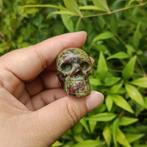 1.5&quot; Hand Carved Crystal Skull Gemstone 40mm