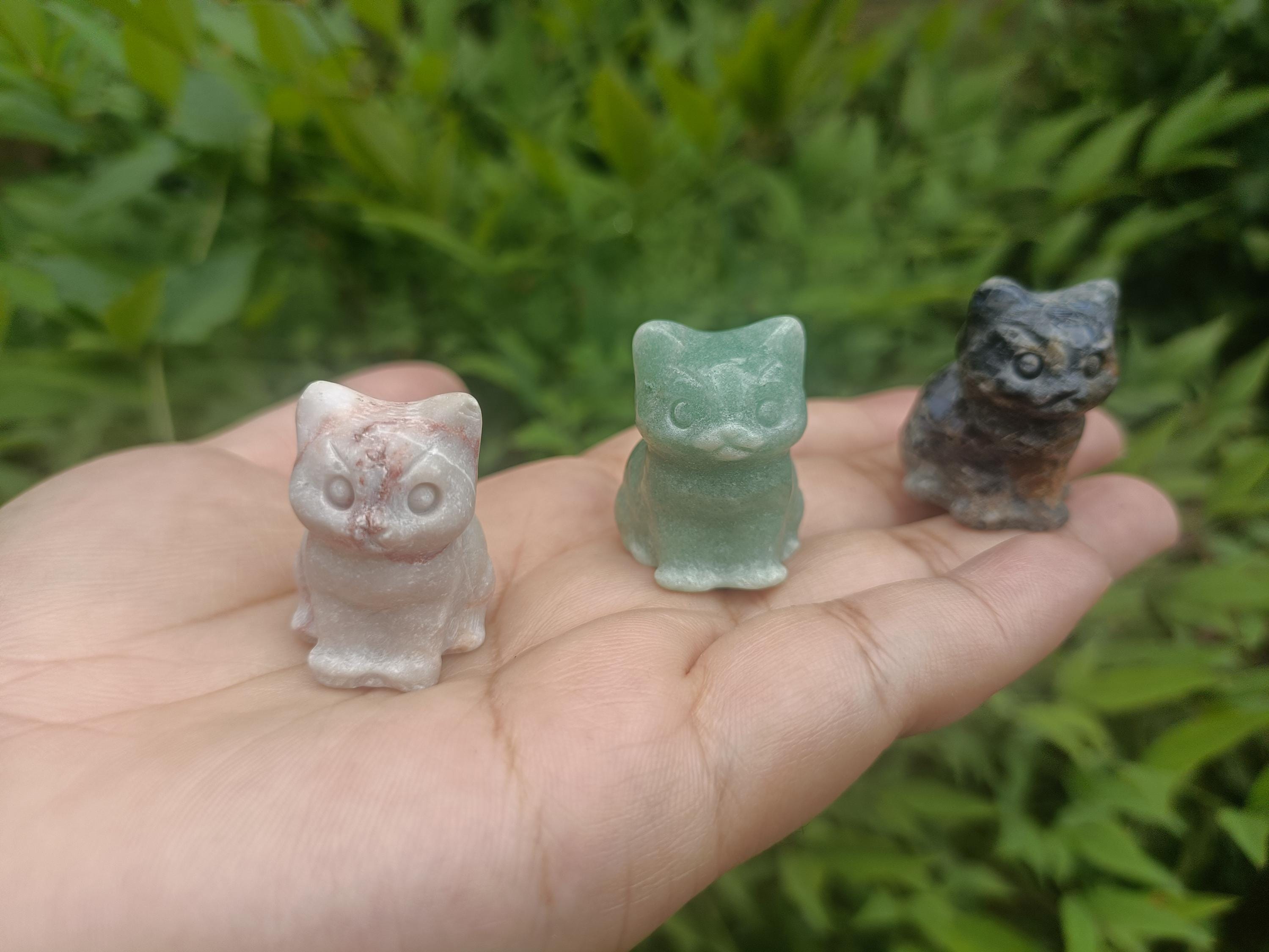 クリスタル製猫の彫刻フィギュア：ラッキーズチョイス（30mm） - Etsy 日本