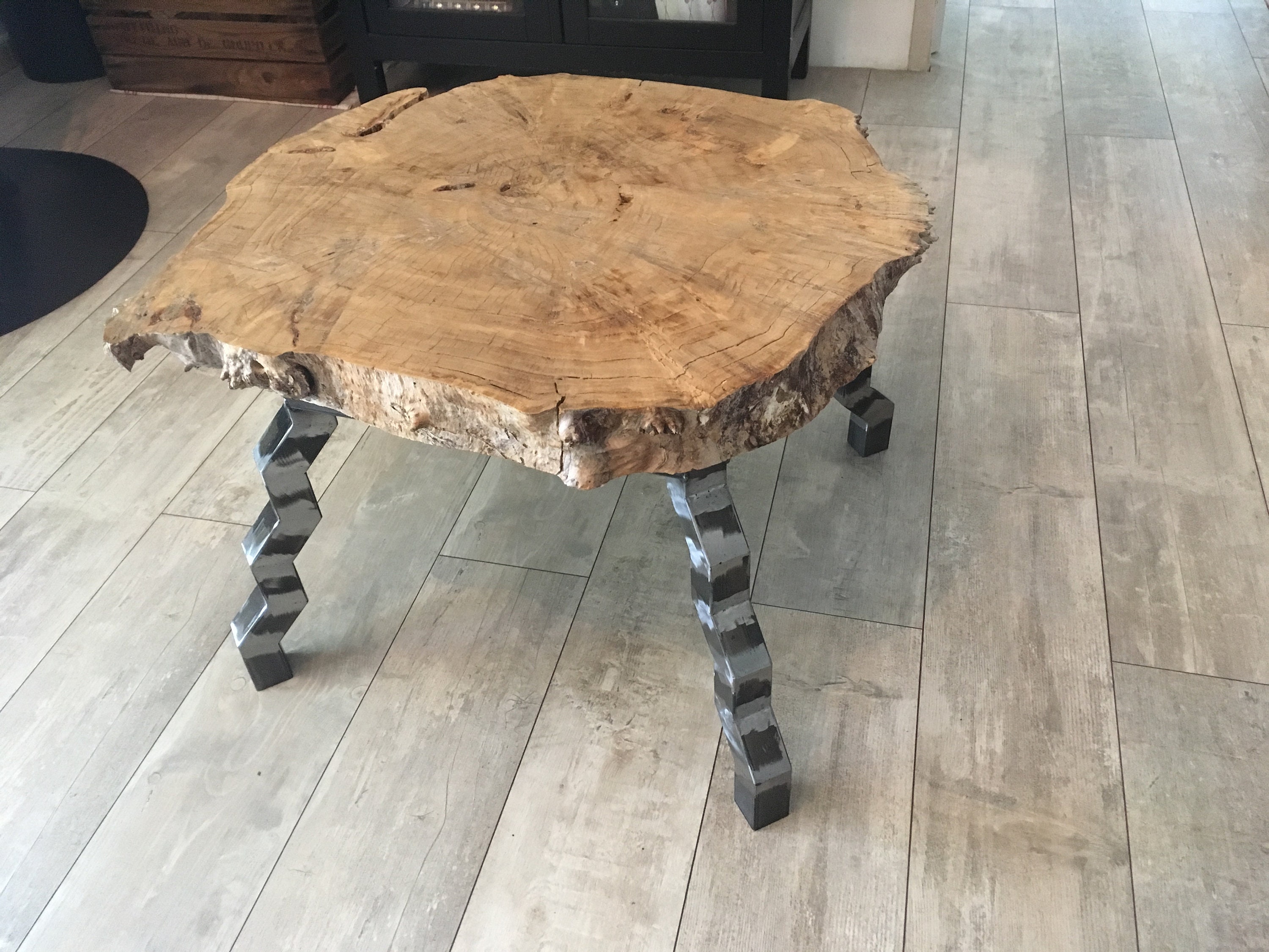 Table Basse Unique Fer et Bois Vernis