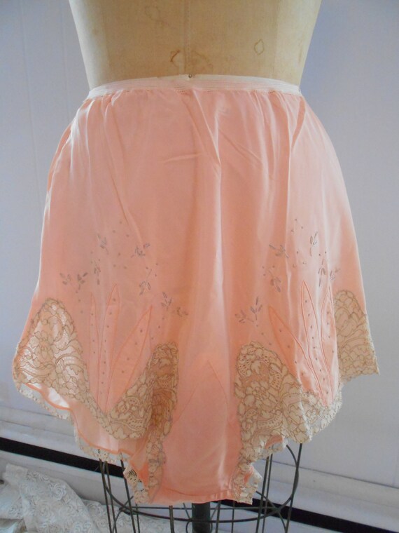 Beautiful 1930s Peach Tap Pants-Never Worn