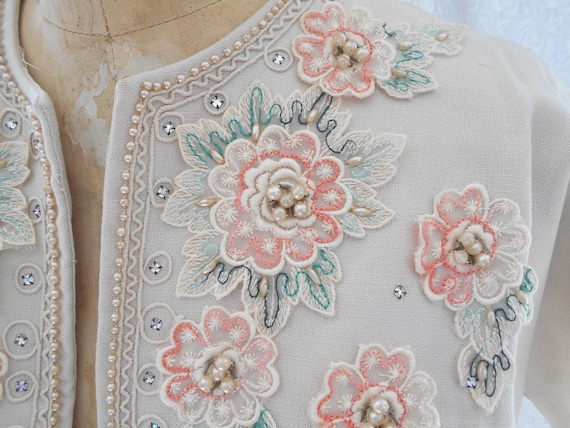 Pretty 1940's Dress/Bolero with Embroidered Flowe… - image 4