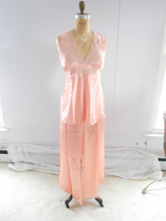 Beautiful 1930s Peach Loungewear/Beach Pajamas