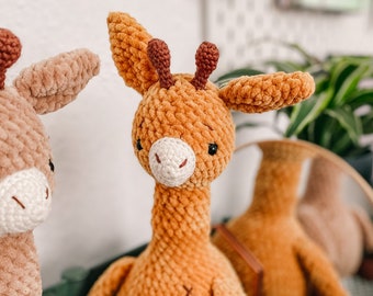 PDF crochet pattern for a cute giraffe made of cuddly wool