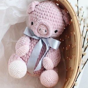 PDF crochet pattern for a cute piglet made of cuddly wool