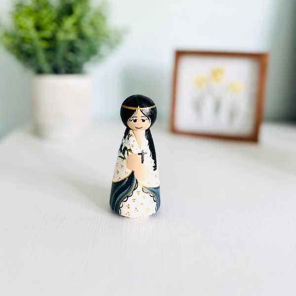 Saint Kateri Tekakwitha, Lily of the Mohawks Wooden Peg doll - Catholic Gifts - Sacraments, Patron Saint, Easter, Baptism, First communion