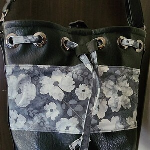 Bucket bag